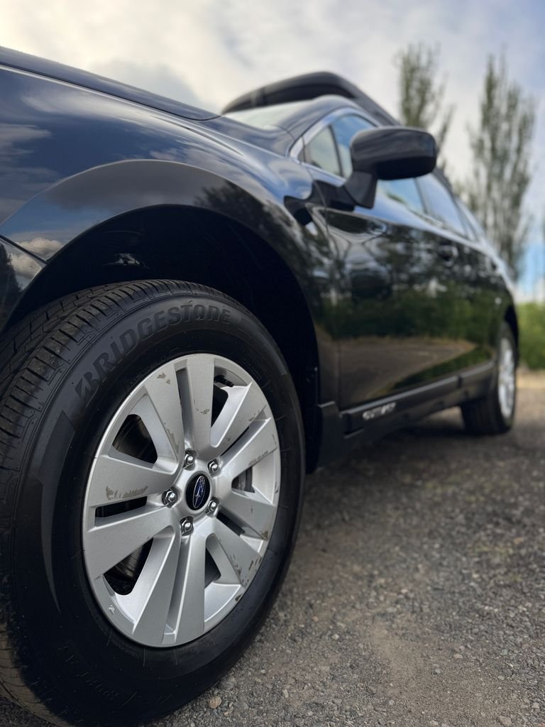 Used 2018 Crystal Black Silica Subaru 2.5i Premium image 41