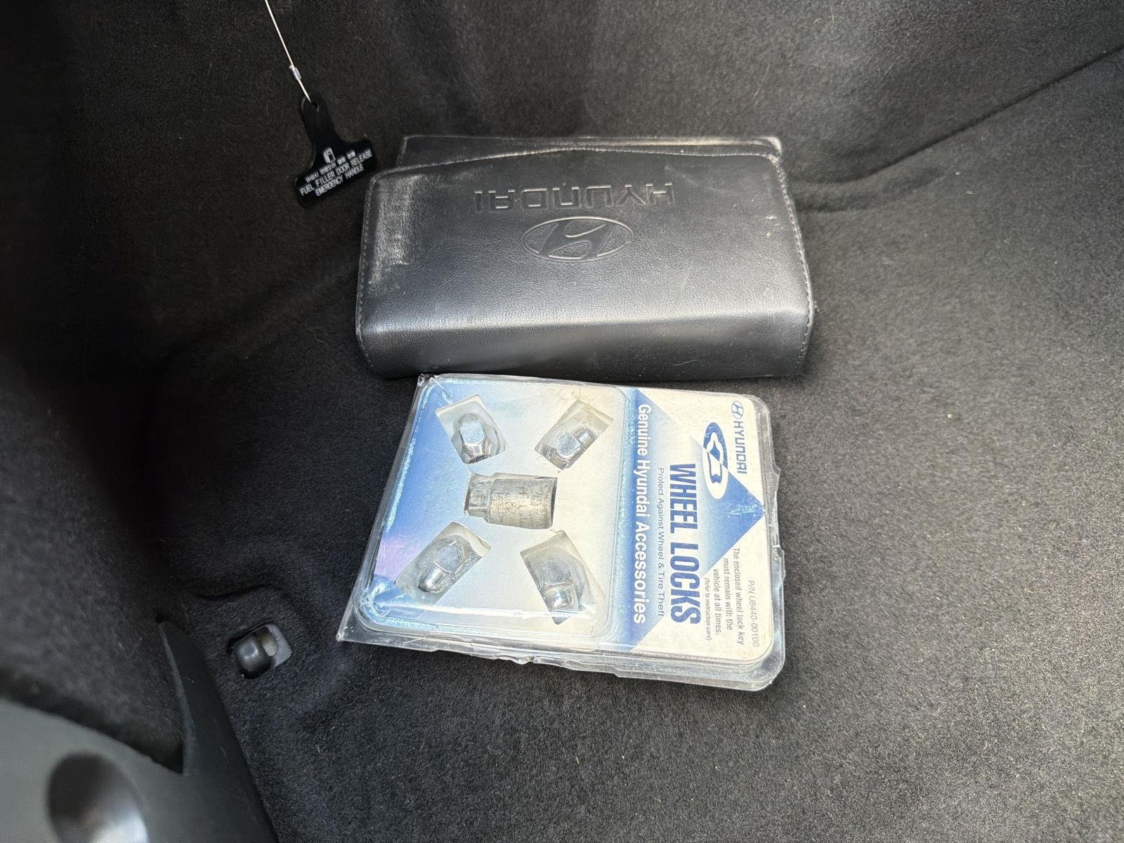 Used 2014 Radiant Silver Metallic Hyundai GLS image 34