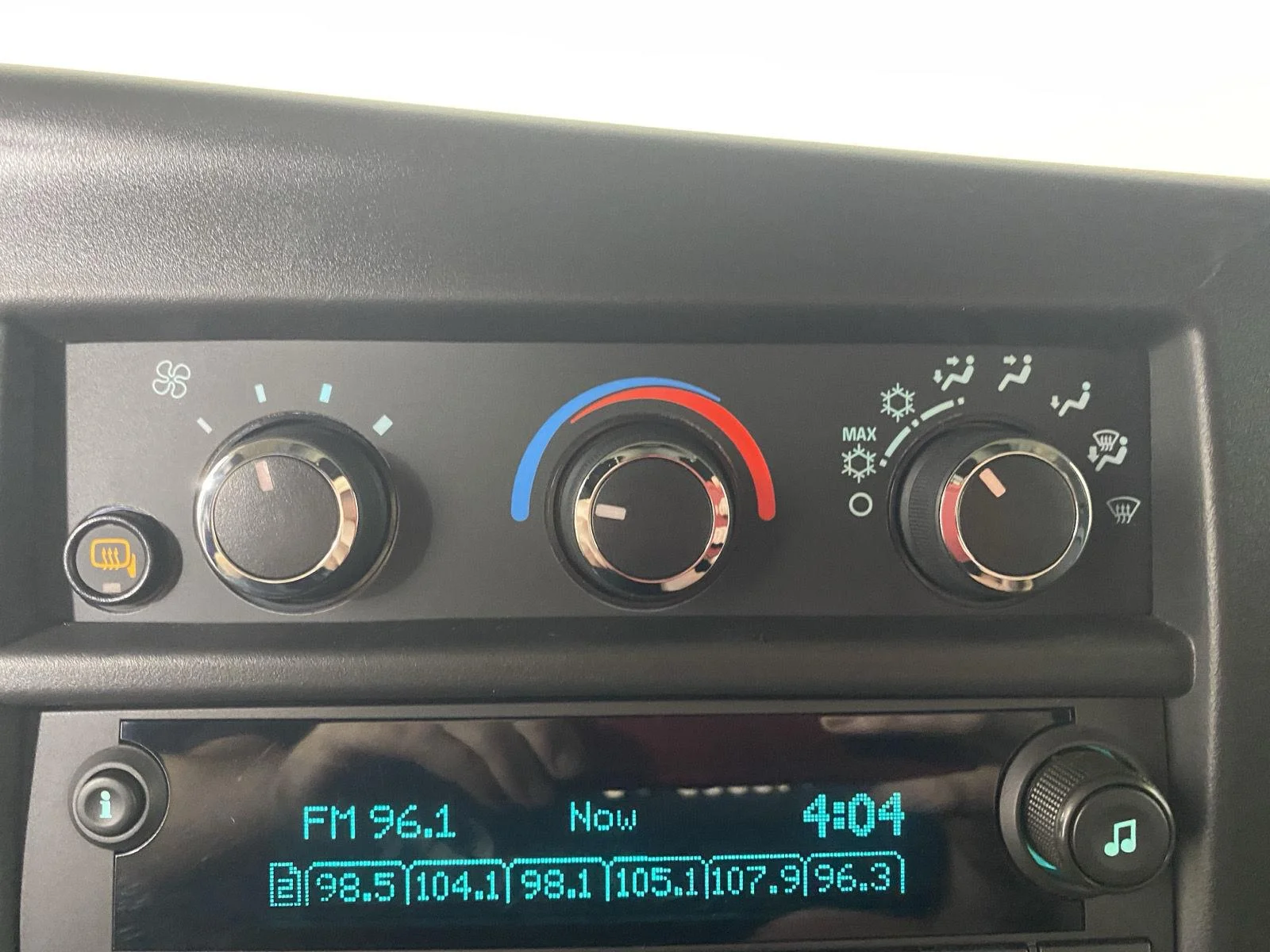 Used 2025 Summit White Chevrolet Cargo Van image 19