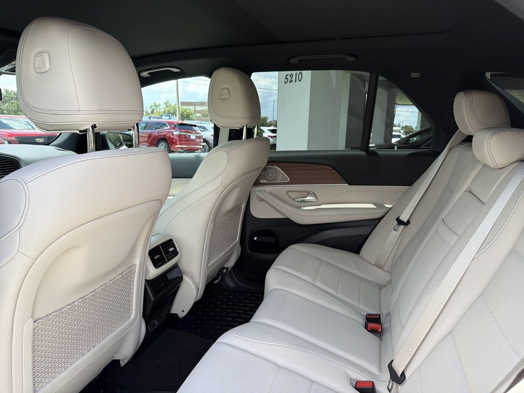 Used 2026 White Mercedes-Benz 4MATIC® image 18