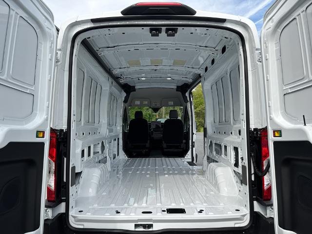 New 2026 Oxford White Ford Cargo Van image 9