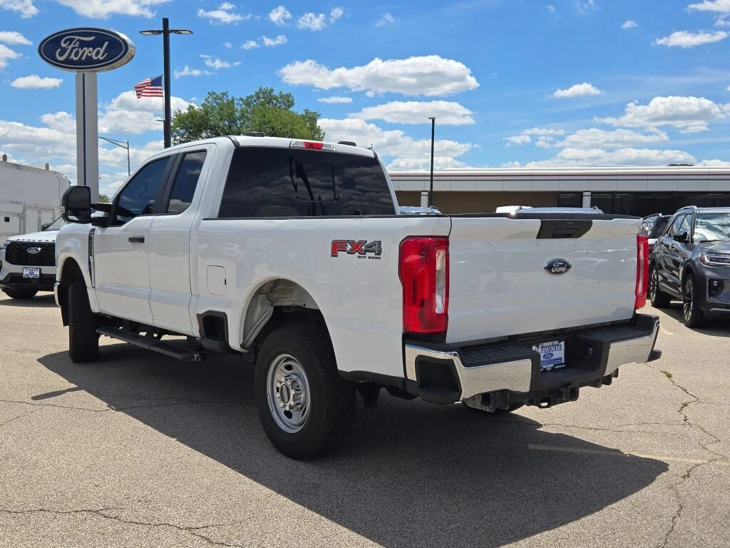 Used 2024 Oxford White Ford XL image 10