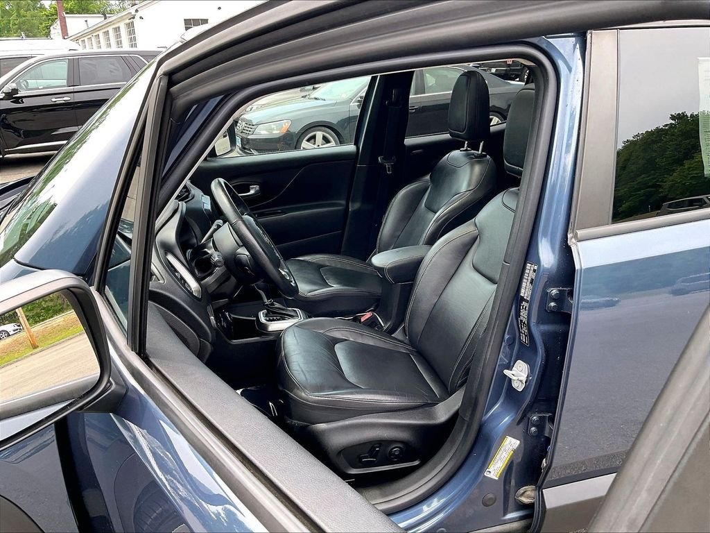 Used 2020 Blue Jeep Limited image 10