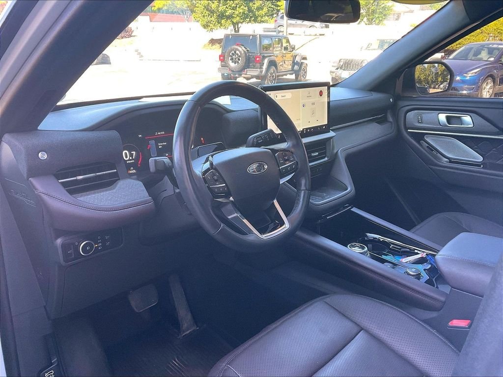 Used 2025 White Ford Platinum image 8