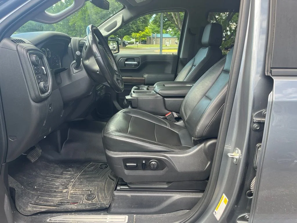 Used 2020 Gray Chevrolet LT image 2