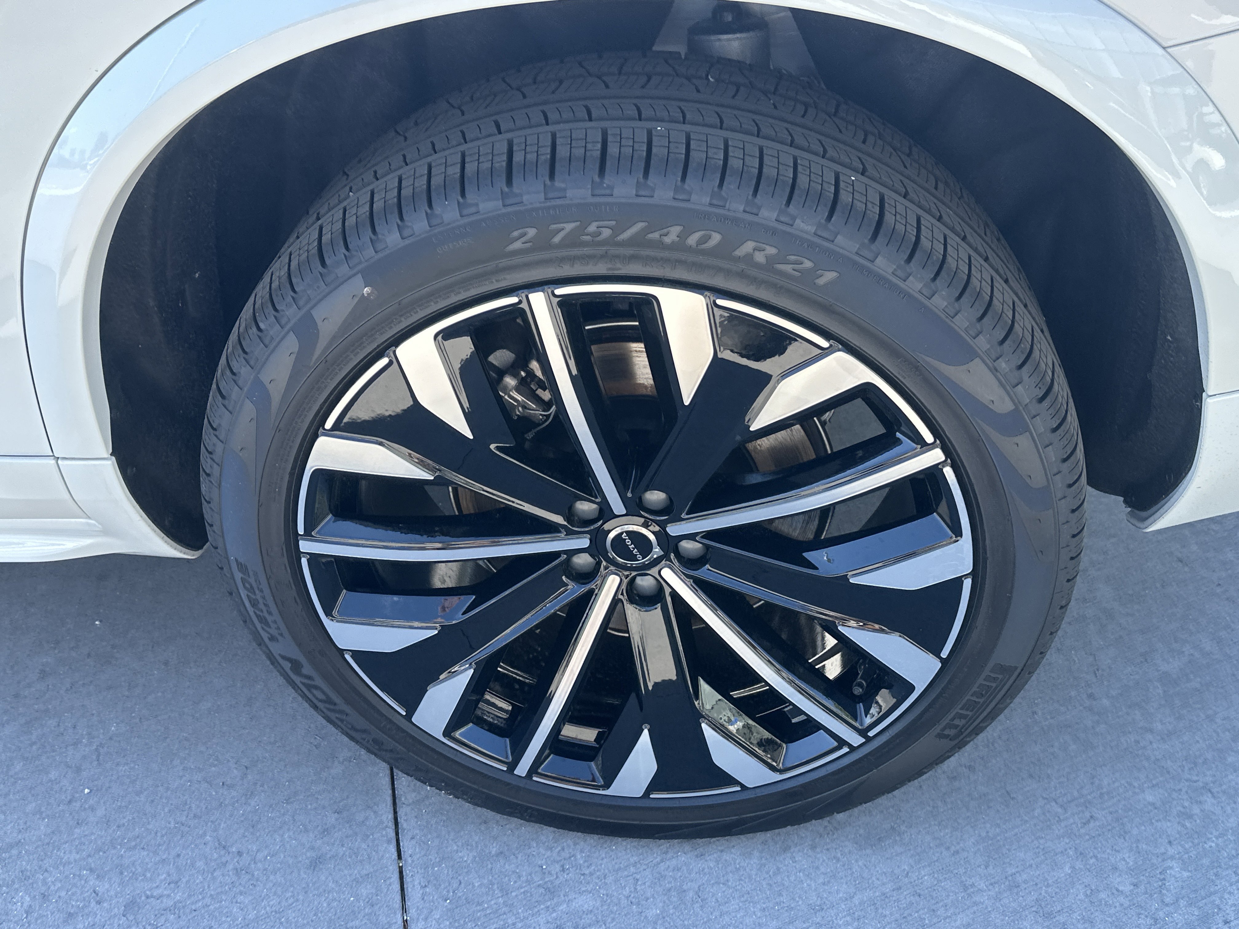 New 2026 Crystal White Volvo Ultra image 10