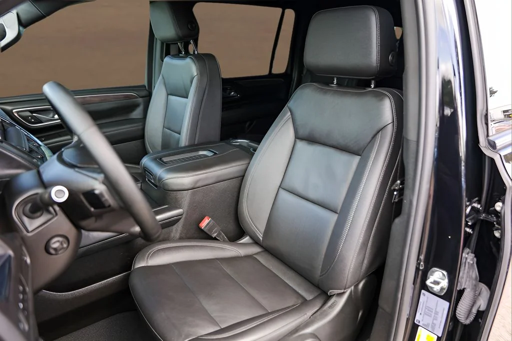 Used 2023 Black Chevrolet Z71 image 7