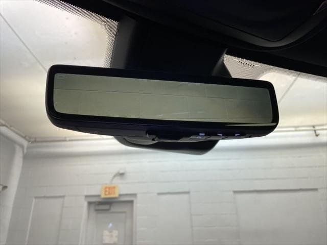 New 2025 Bright White Clear-Coat Exterior Paint Jeep Limited image 14