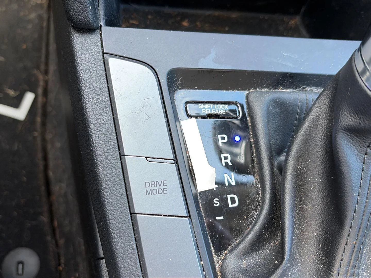 Used 2019 Machine Gray Hyundai SE image 16