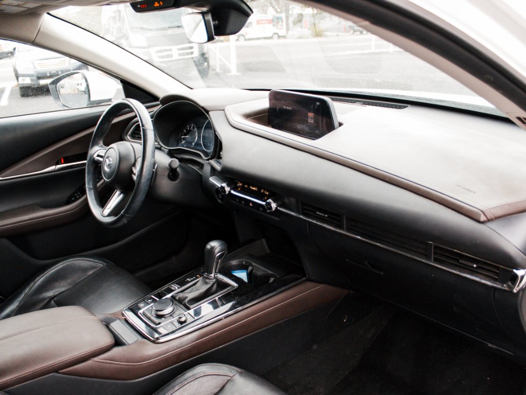 Used 2020 Snowflake White Pearl Mica Mazda Premium Package image 25