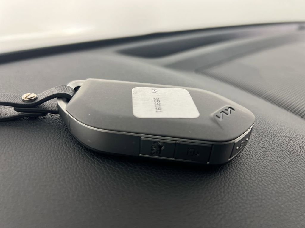 New 2026 Glacial White Pearl Kia S image 35