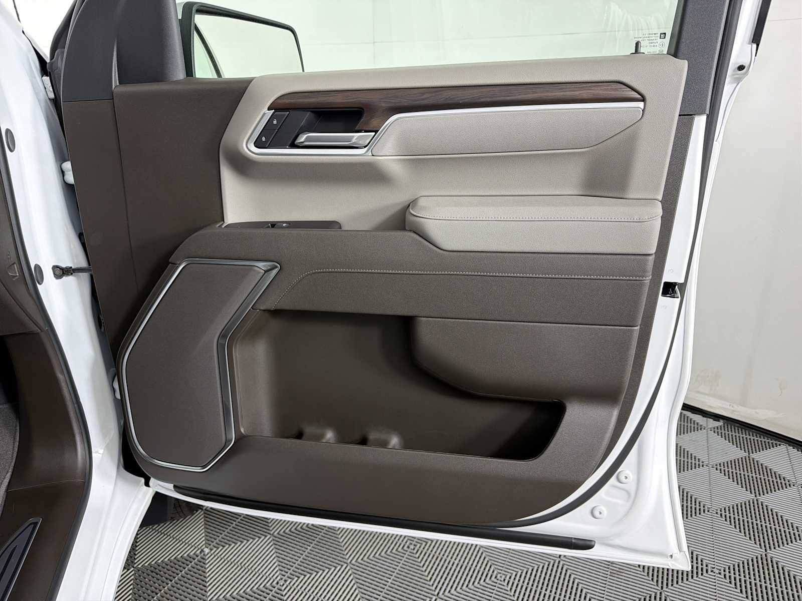 2026 GMC Sierra 1500 SLT - Photo 12