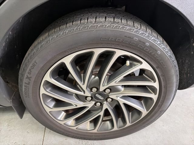 Used 2020 Black Lincoln Reserve image 25