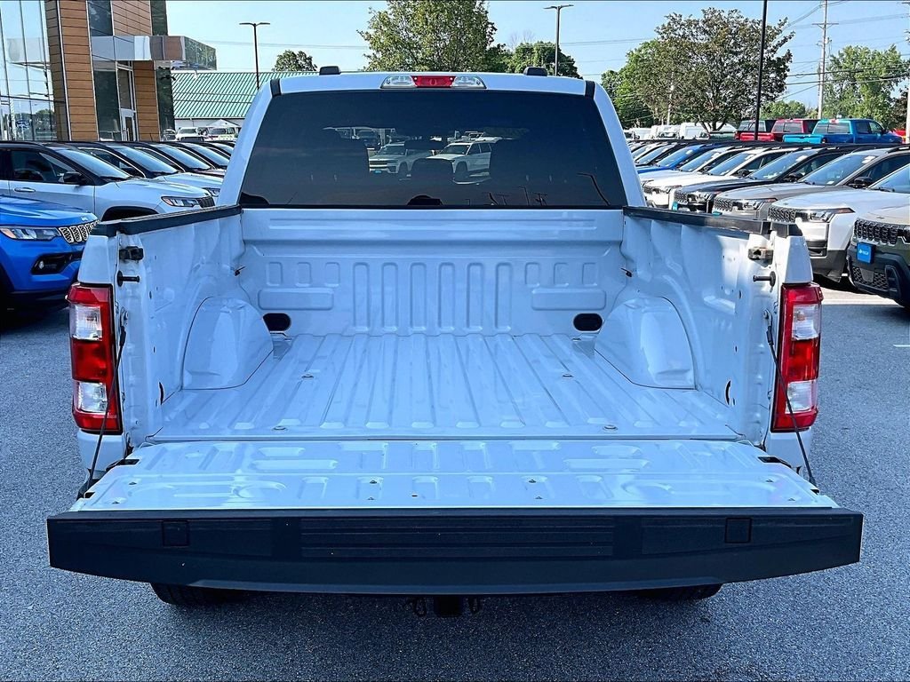 Used 2022 White Metallic Ford XL image 30