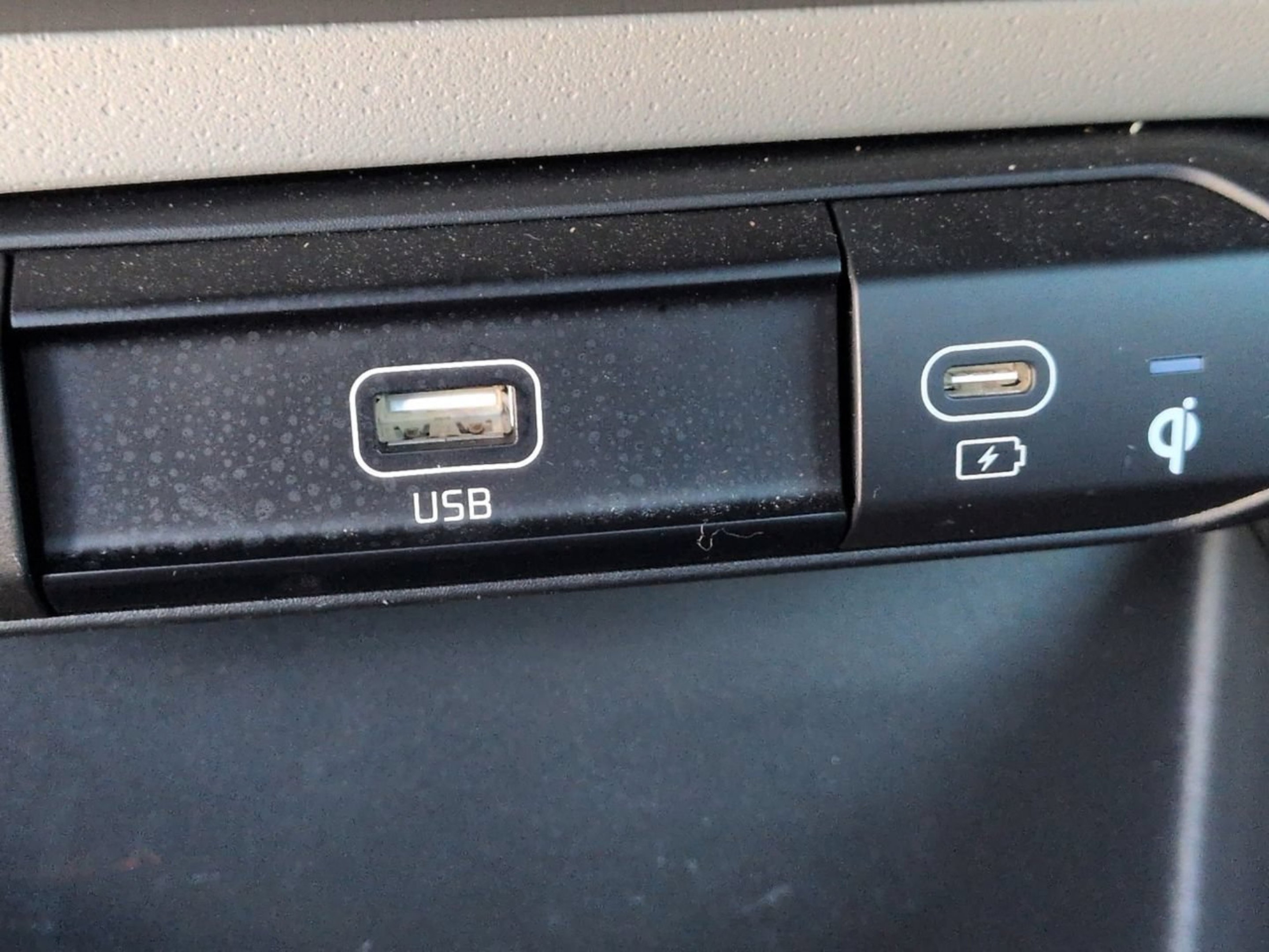 Certified Used 2023 Steel Gray Kia Wind image 22