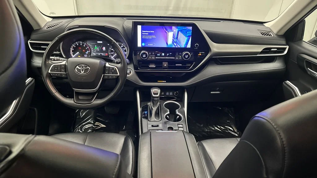 Used 2024 Blue Toyota XLE image 27