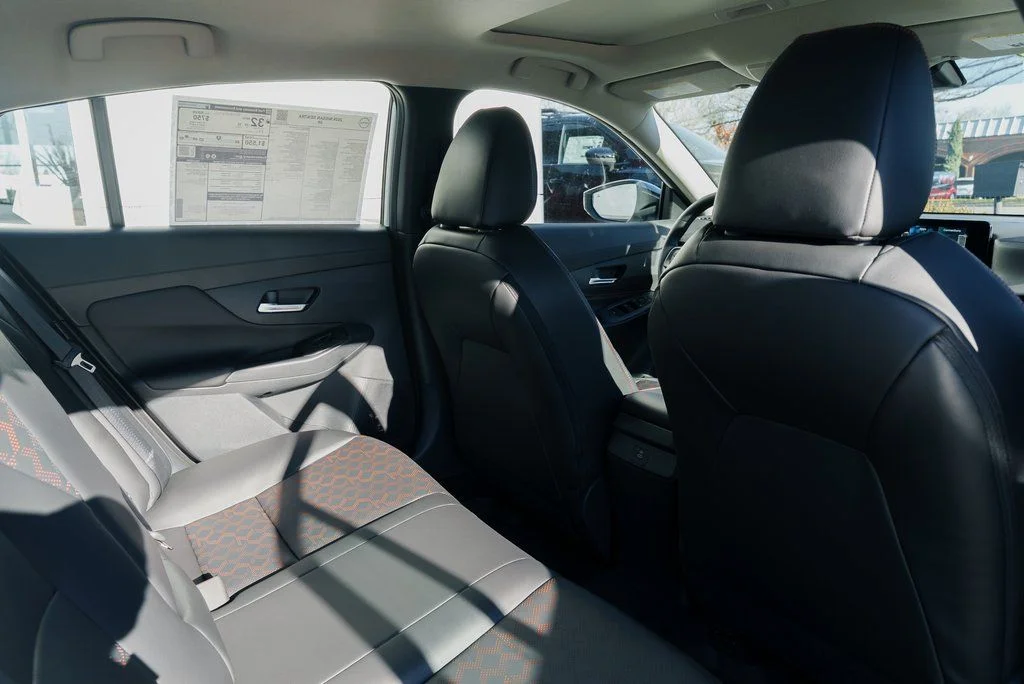 New 2026 Aspen White TriCoat / Super Black Two-tone Nissan SR image 26