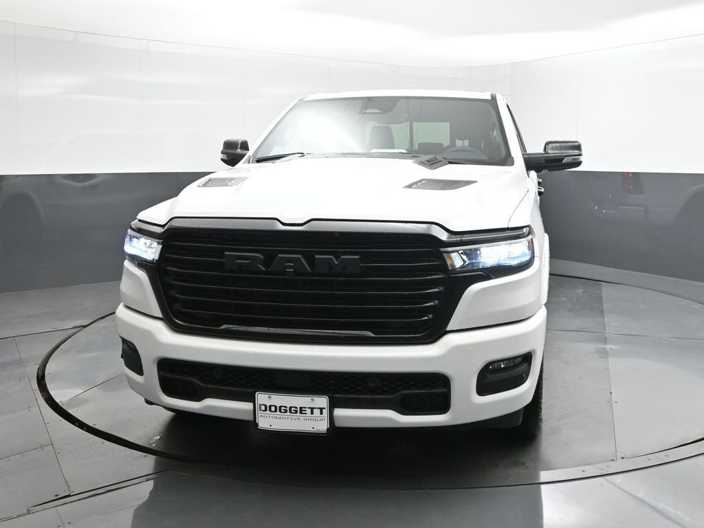 New 2026 Ivory White Tri-Coat Pearl-Coat Exterior Paint RAM Laramie image 30