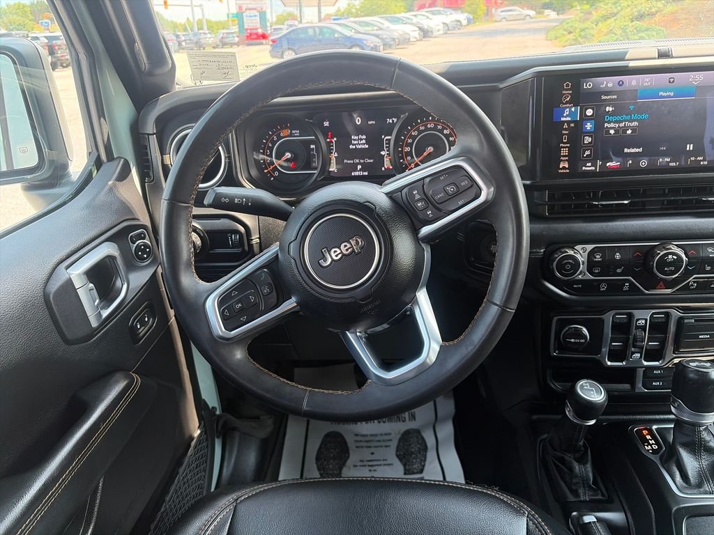 Used 2024 Earl Clearcoat Jeep Sahara image 14