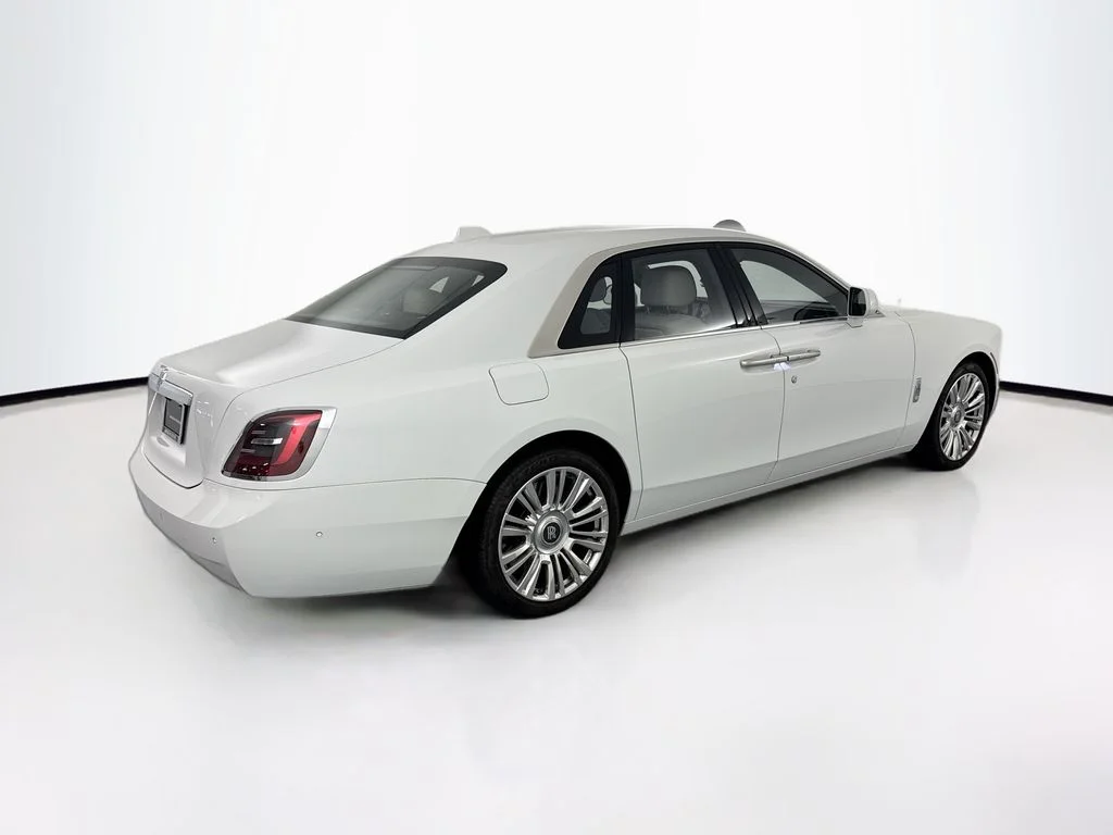 Used 2022 White Rolls-Royce  image 5