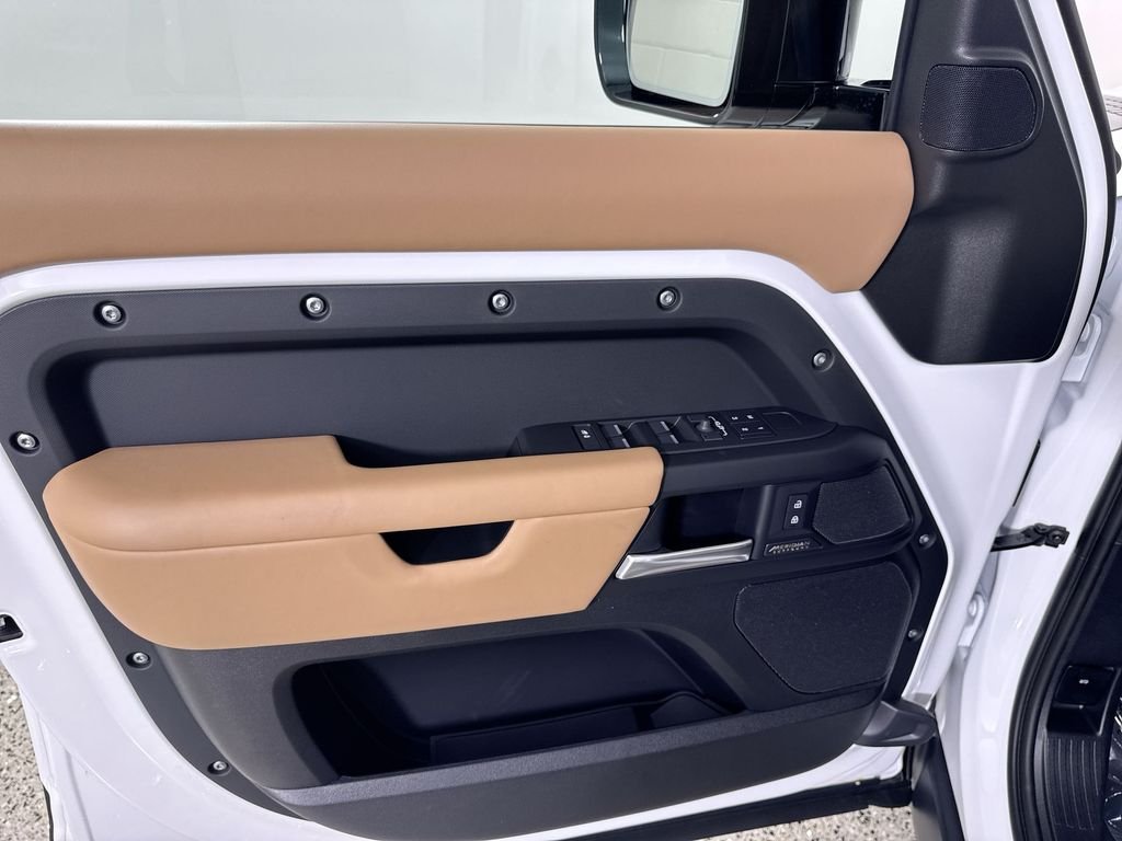 New 2026 FUJI WHT Land Rover X-Dynamic SE image 13
