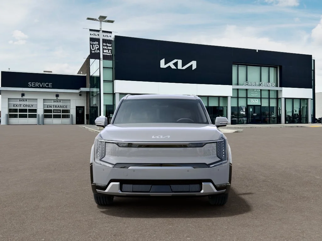 New 2026 Wolf Gray Kia Land AWD image 2