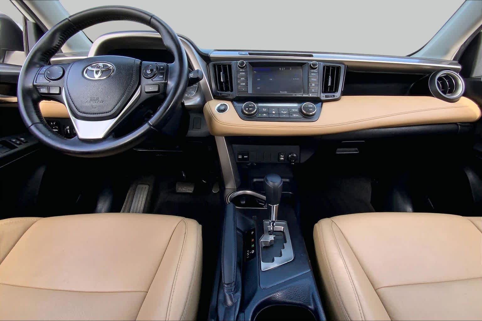 Used 2018 Super White Toyota XLE image 15