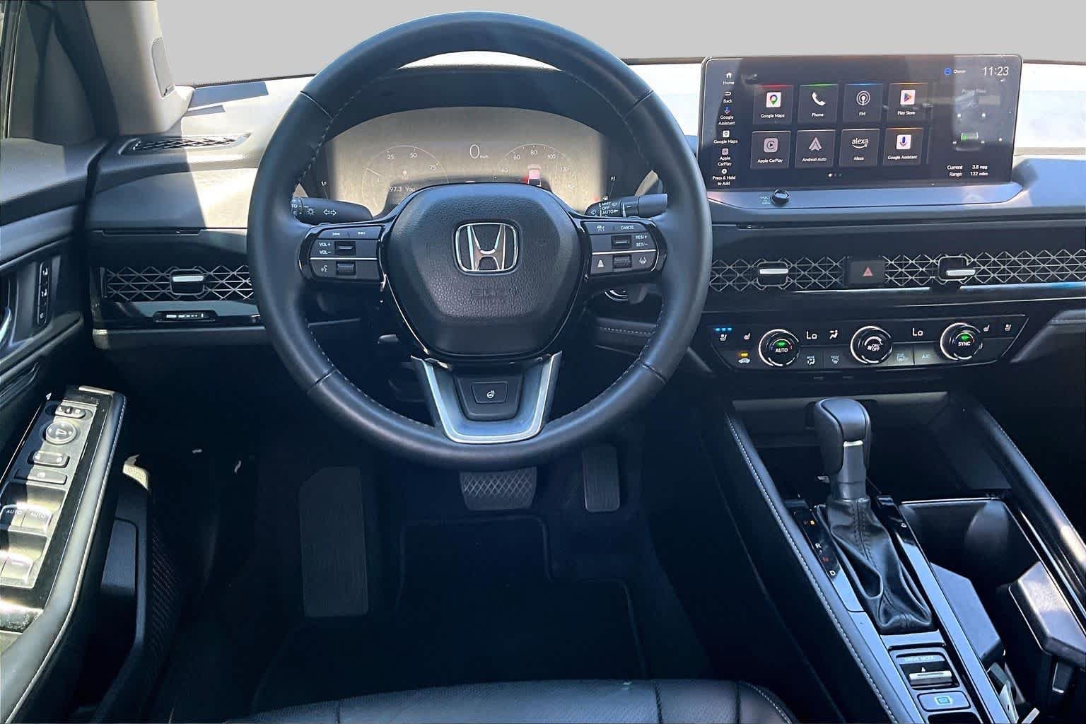 Used 2025 Urban Gray Pearl Honda Touring image 6