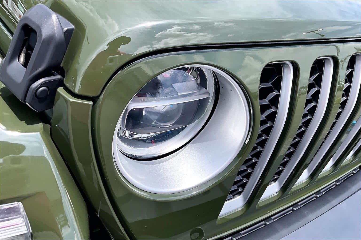 Used 2022 Sarge Green Clearcoat Jeep Unlimited Sahara image 26