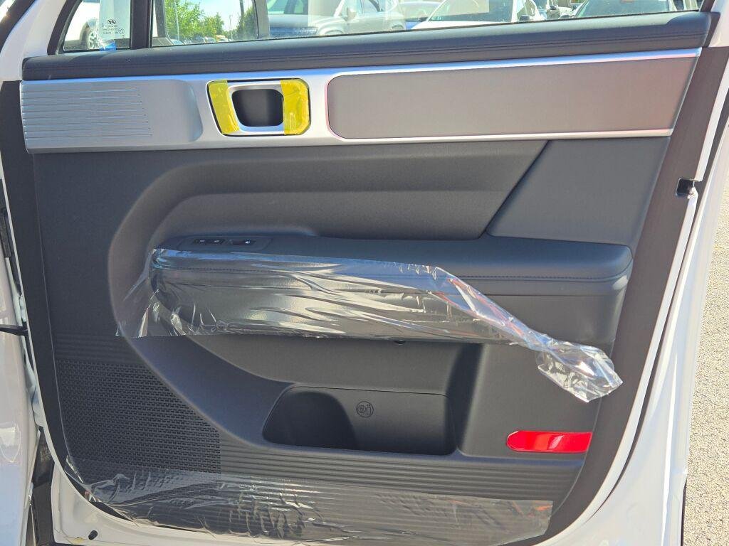 New 2026 White Hyundai SEL image 9
