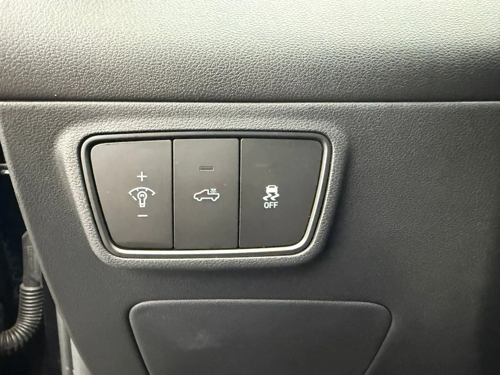 Used 2024 Black Hyundai SEL image 30