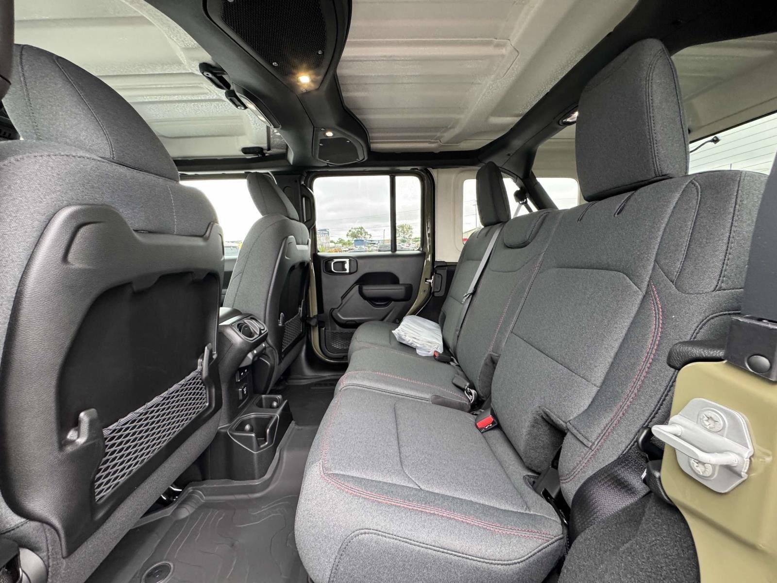 2025 Jeep Wrangler 4-Door Rubicon - Photo 17