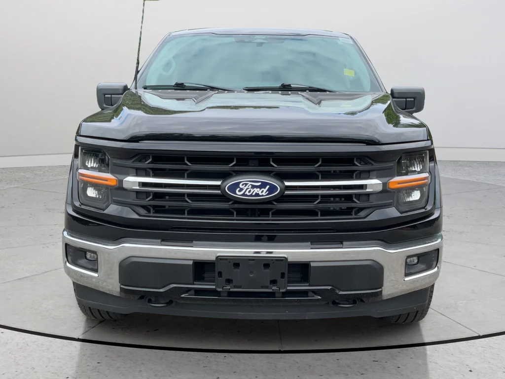 Used 2025 Black Ford XLT image 4