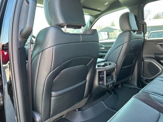 New 2026 Diamond Black Crystal Pearl-Coat Exterior Paint RAM Laramie image 21