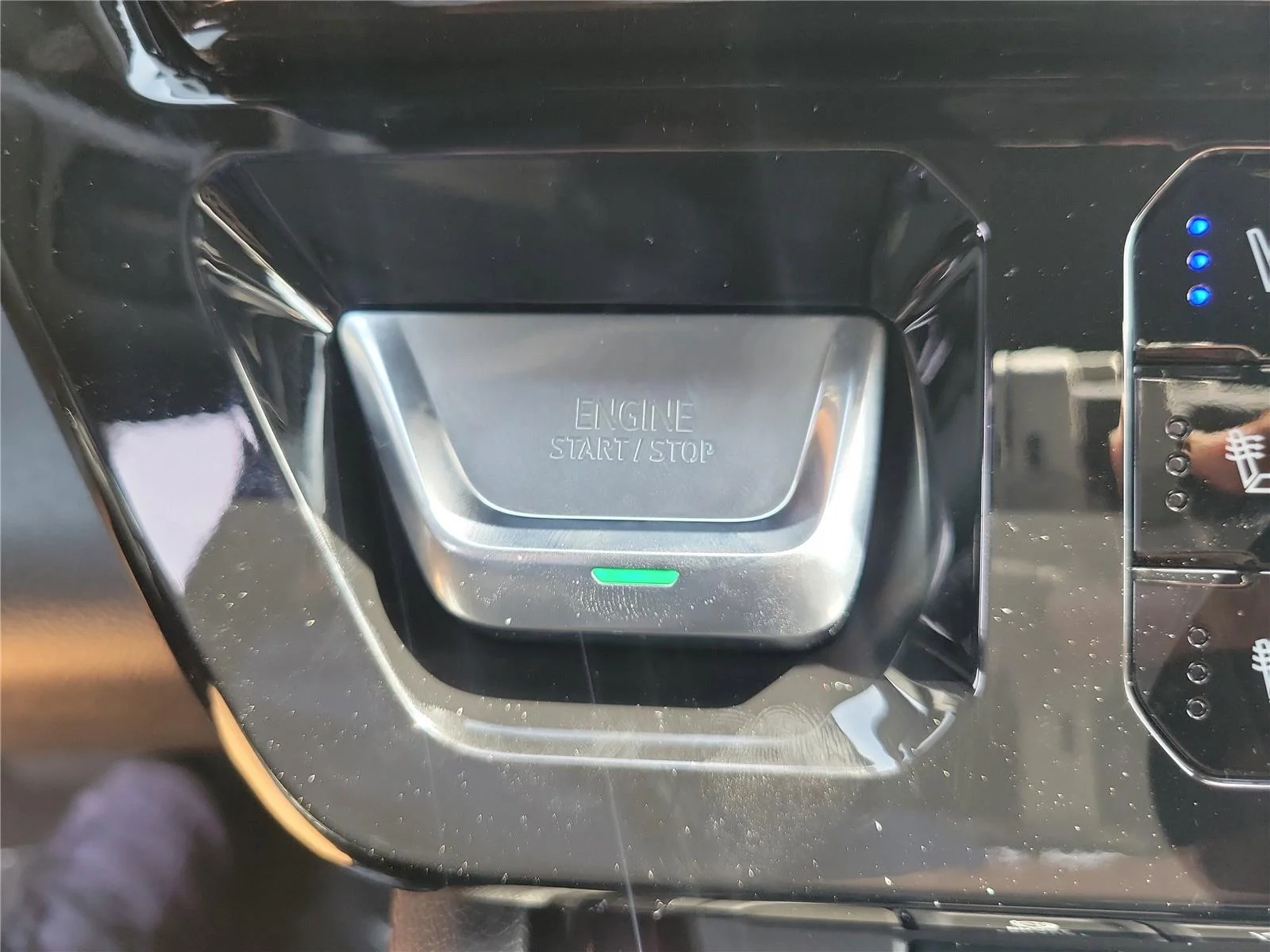 2026 GMC Sierra 2500HD AT4 - Photo 30