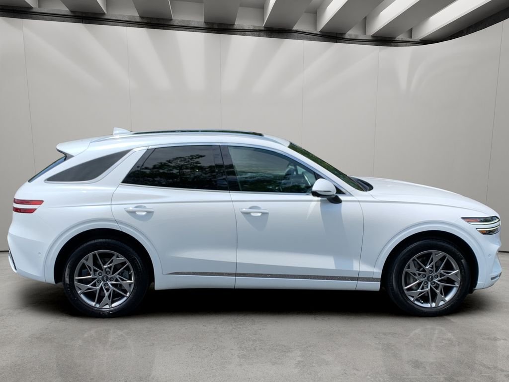 Certified Used 2023 Uyuni White Genesis 2.5T image 6