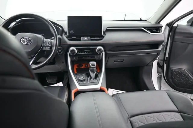 Used 2024  Toyota Adventure image 17