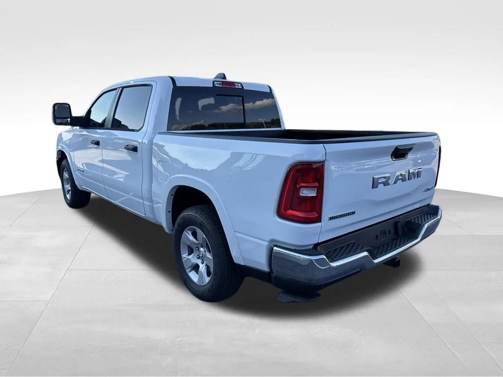 Used 2025 White Ram Big Horn/Lone Star image 3