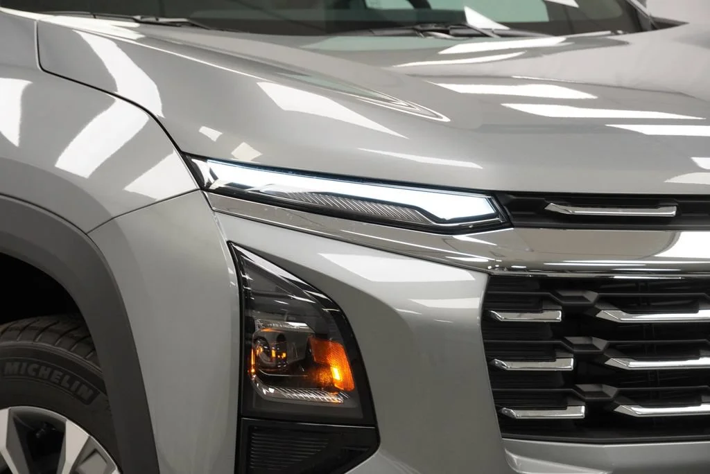 New 2027 Sterling Gray Metallic Chevrolet LT image 31