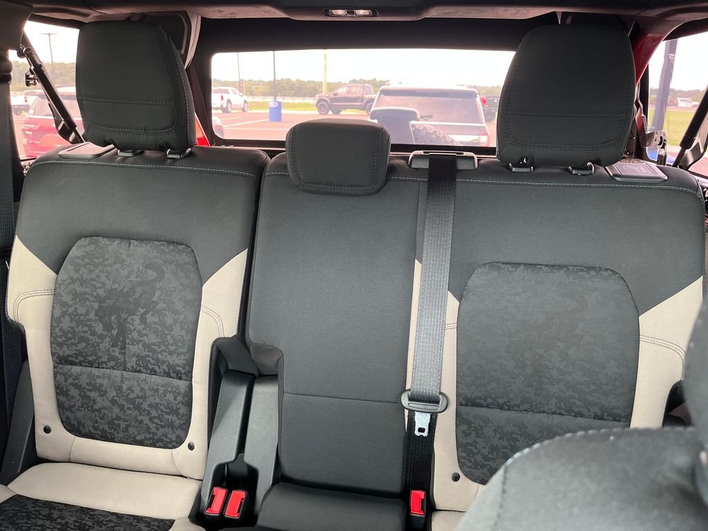 Used 2023 Red Ford Wildtrak image 13