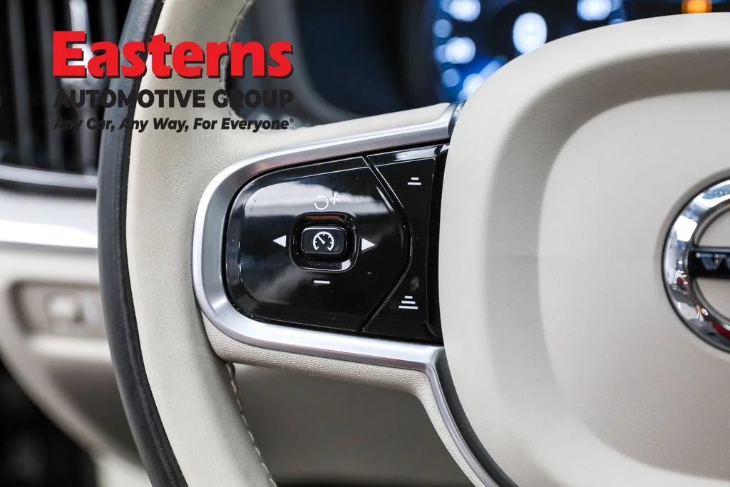 Used 2022 Black Volvo T5 image 15