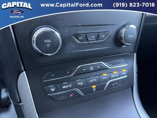 Used 2020 Gray Ford SEL image 30