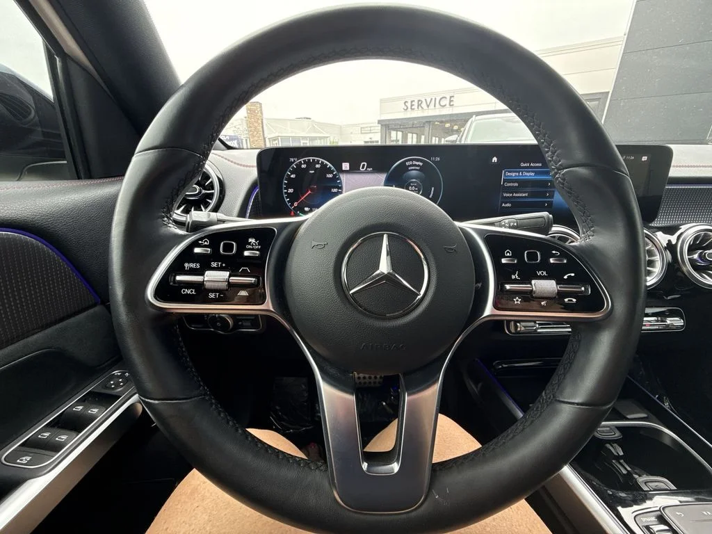 Used 2023  Mercedes-Benz 300 image 14