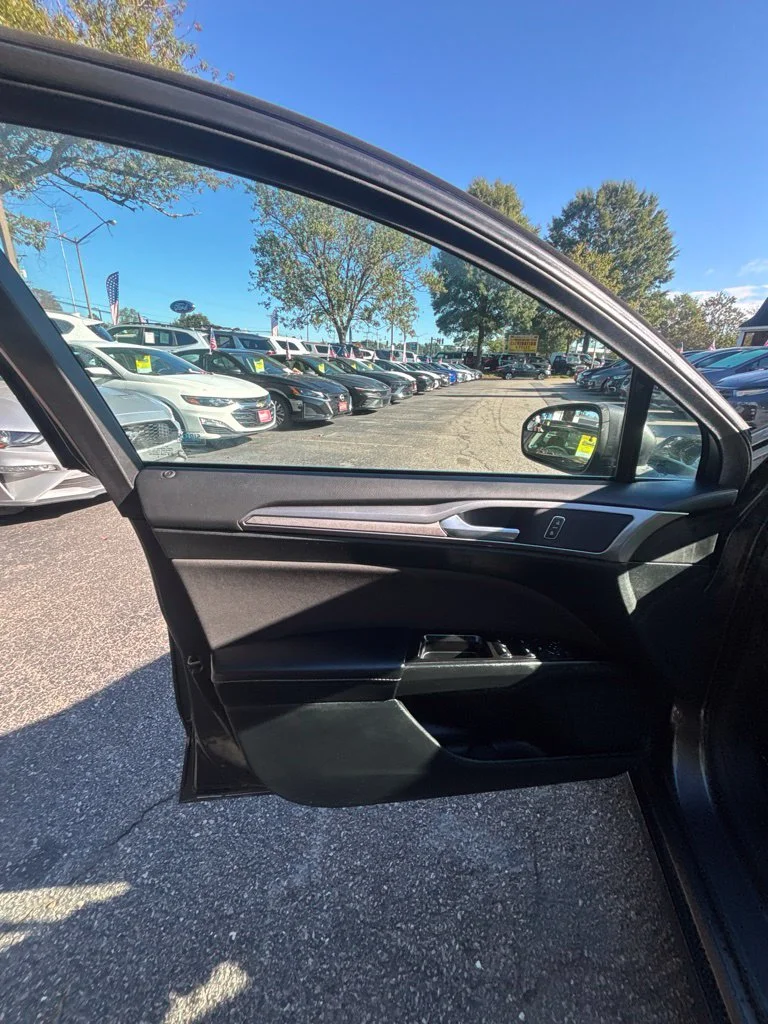 Used 2017 Gray Ford SE image 19