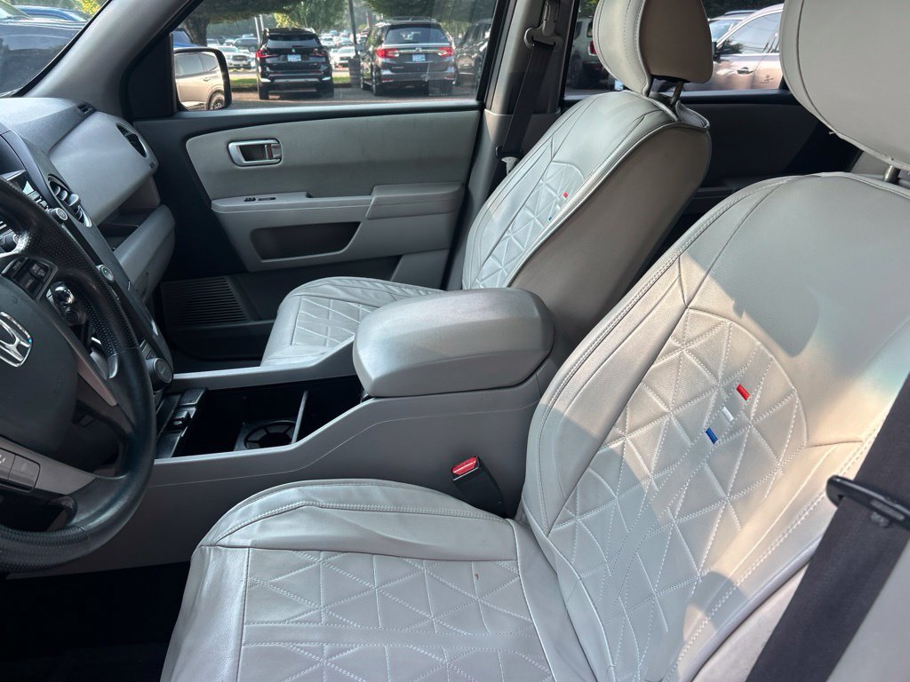 Used 2015 Gray Honda SE image 7
