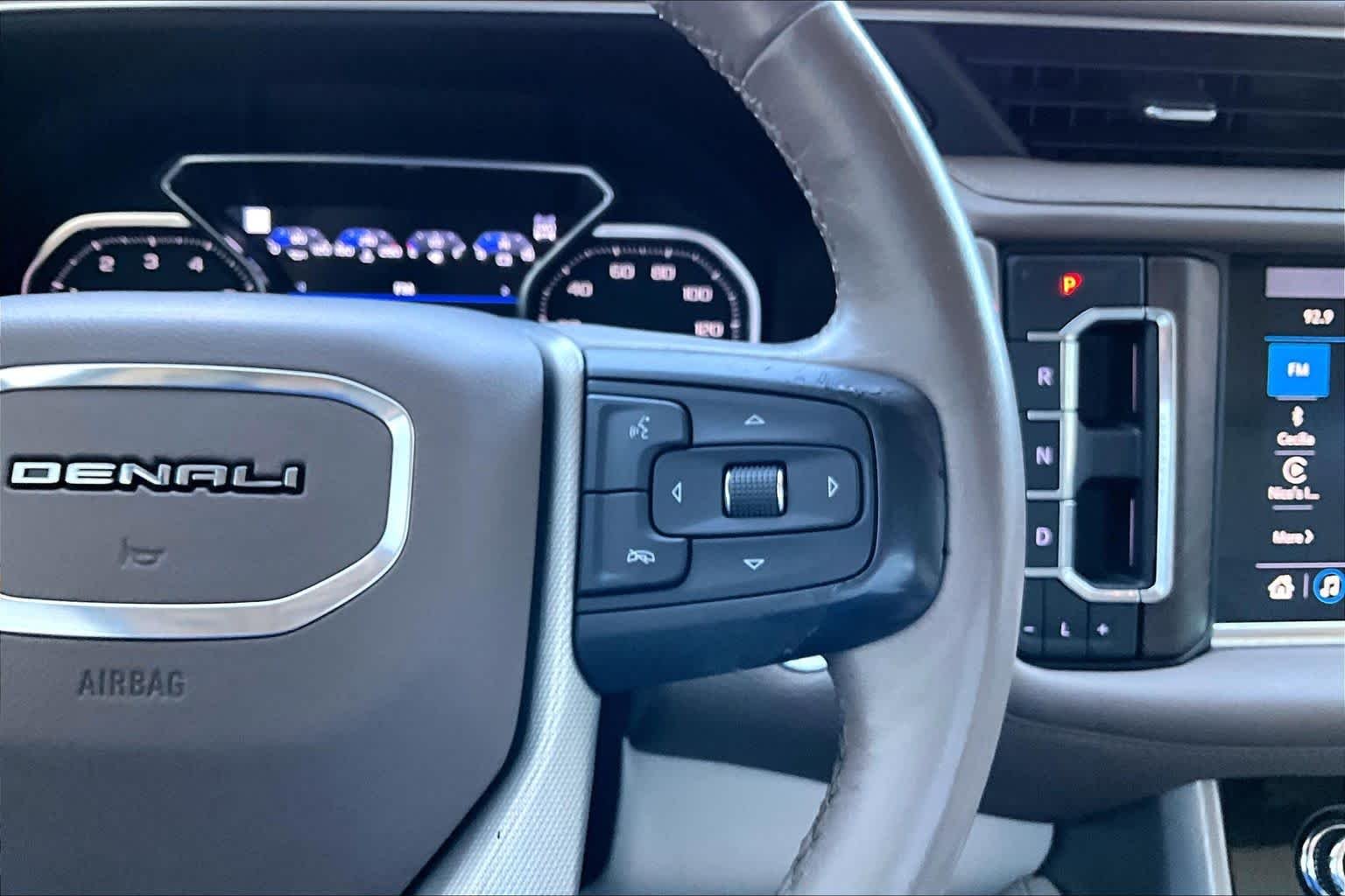 Used 2021 White Frost Tricoat GMC Denali image 22