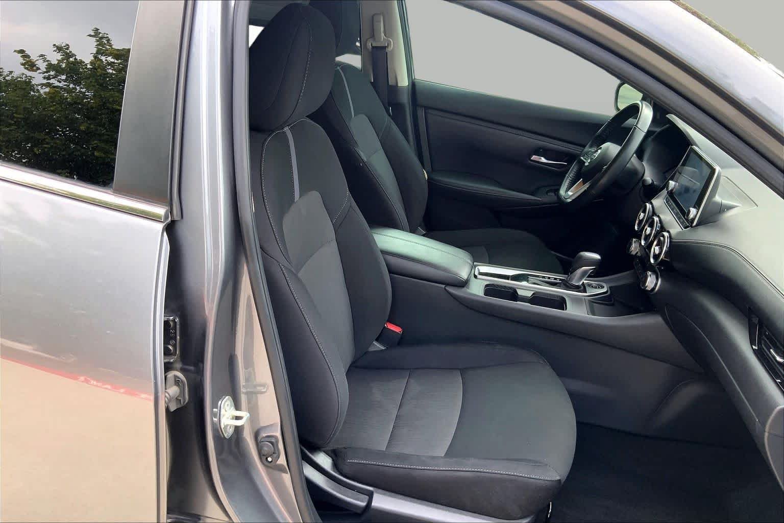 Used 2022 Gun Metallic Nissan SV image 9