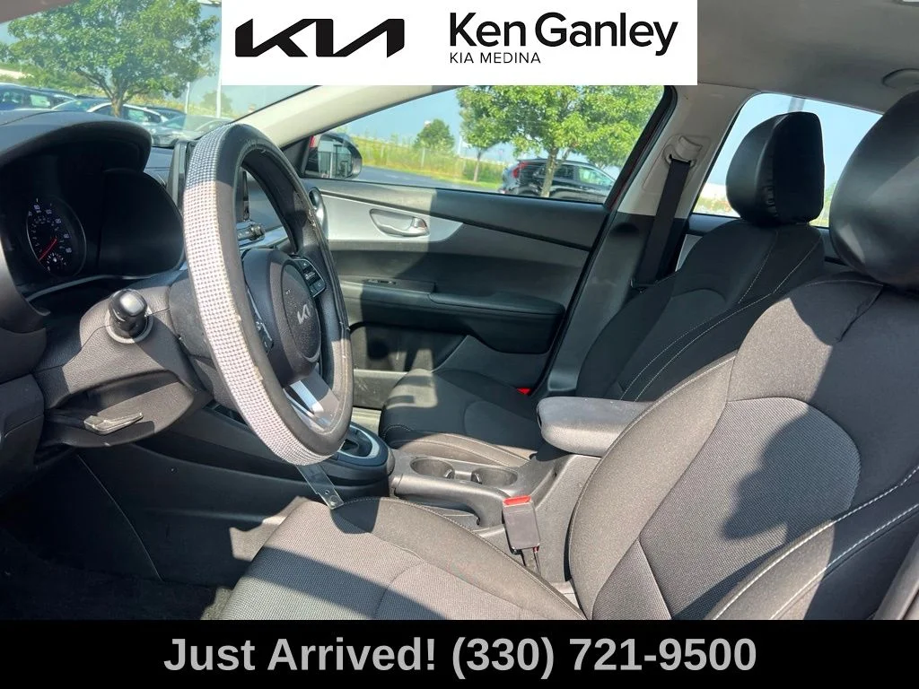 Used 2023 Red Kia LXS image 11