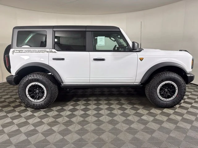 New 2026 Oxford White Ford Badlands image 2
