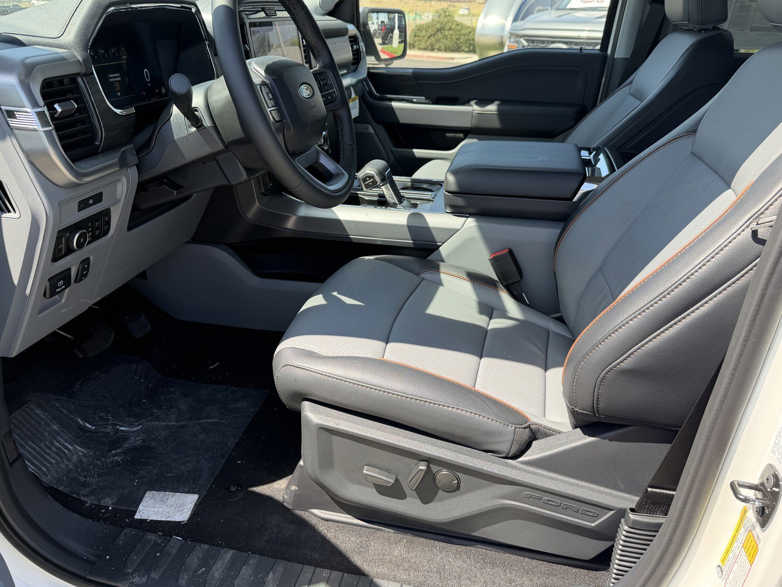 New 2025 Star White Metallic Tri-Coat Ford Lariat® image 22
